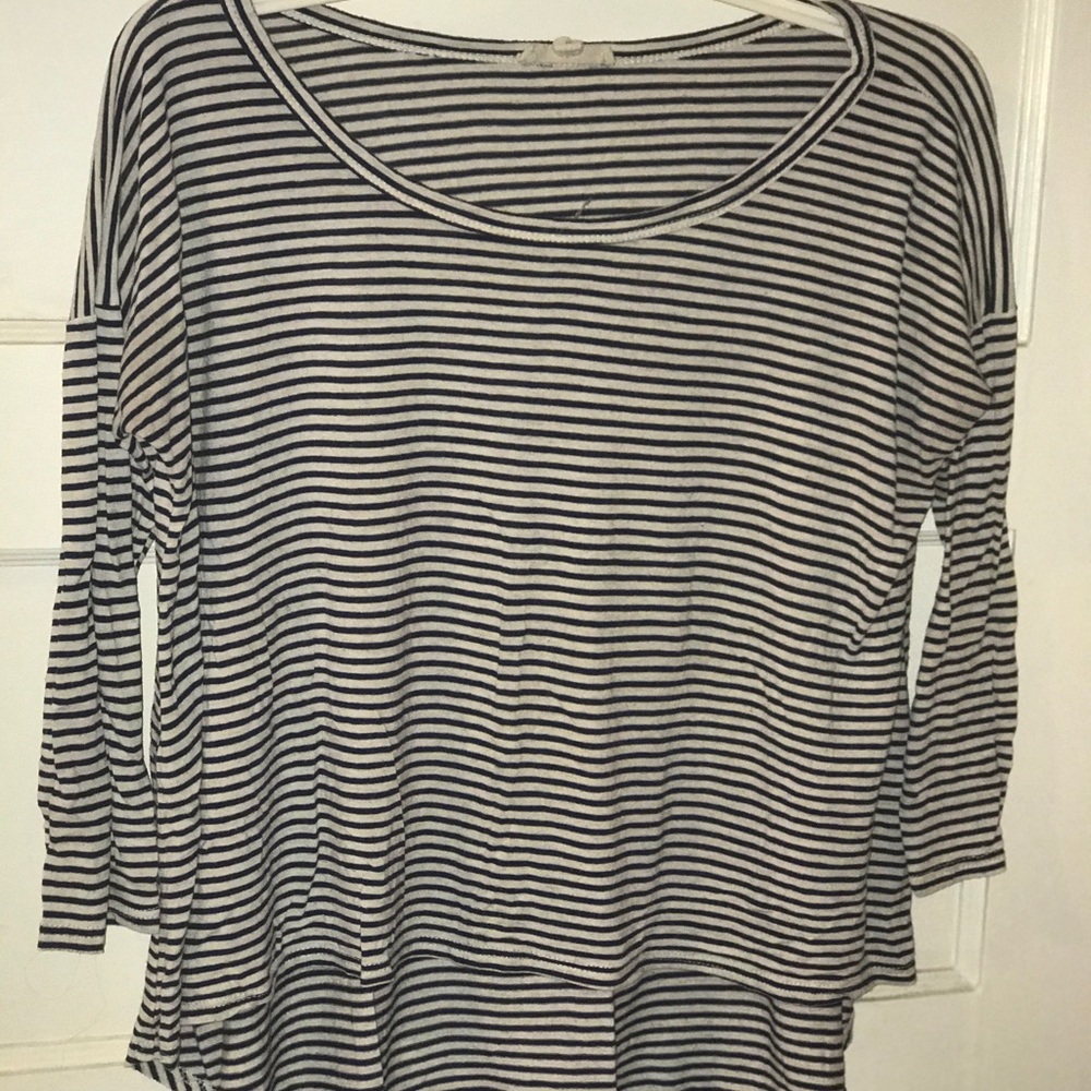Cropped high low stripped shirt